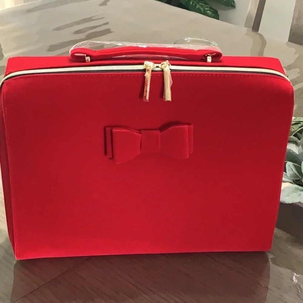 Estée Lauder’s Red-Retired Limited Edition Travel~Lingerie~Cosmetics Bag/Case🌿🆕🌿